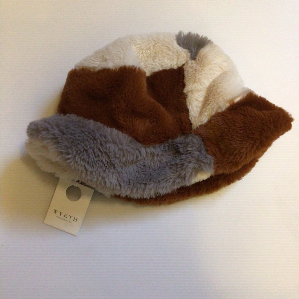 RARE sALE Wyeth faux fur patch bucket hat - Picture 2 of 6